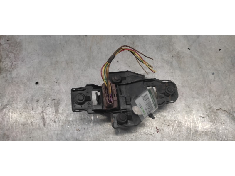 Recambio de portalamparas para citroen xsara break 1.9 d seduction referencia OEM IAM   TRASERO IZQUIERDO