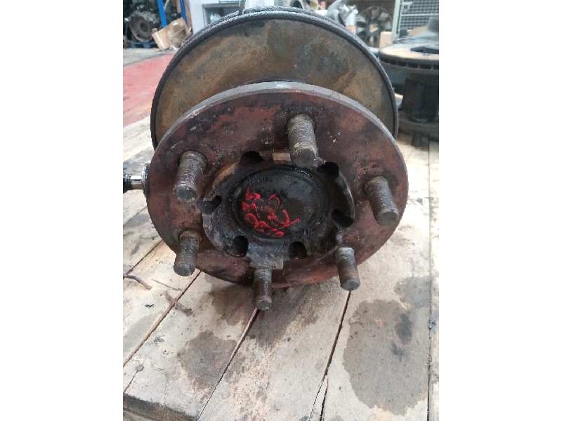 Recambio de buje delantero para nissan cabstar e referencia OEM IAM 40204F3900  