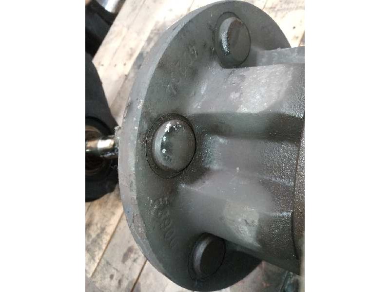 Recambio de buje delantero para nissan cabstar e referencia OEM IAM 40204F3900  