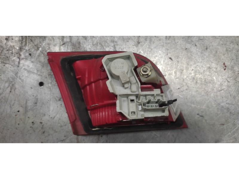 Recambio de piloto trasero derecho interior para audi a3 (8p) referencia OEM IAM   3 PINS