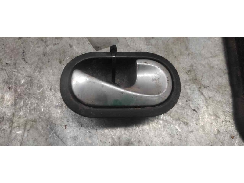 Recambio de maneta interior trasera derecha para renault scenic ii authentique referencia OEM IAM 8200028486  