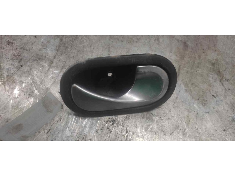 Recambio de maneta interior delantera derecha para renault scenic ii authentique referencia OEM IAM 8200028486  