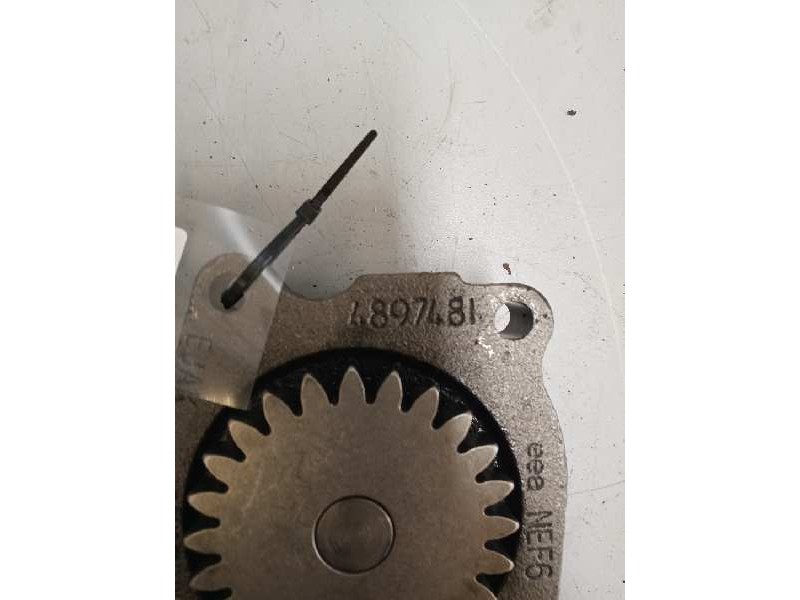 Recambio de bomba aceite para iveco eurocargo 05.03  5.9 diesel referencia OEM IAM 4897481  
