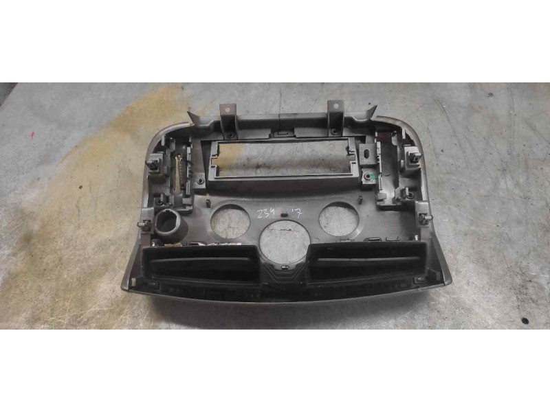 Recambio de guarnecidos consola de mandos para renault scenic ii authentique referencia OEM IAM 8200140713  