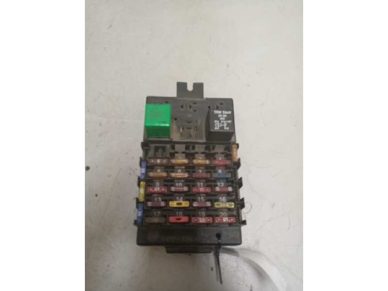 Recambio de caja reles / fusibles para iveco eurocargo tector 5.9 diesel referencia OEM IAM 504050822 A223 