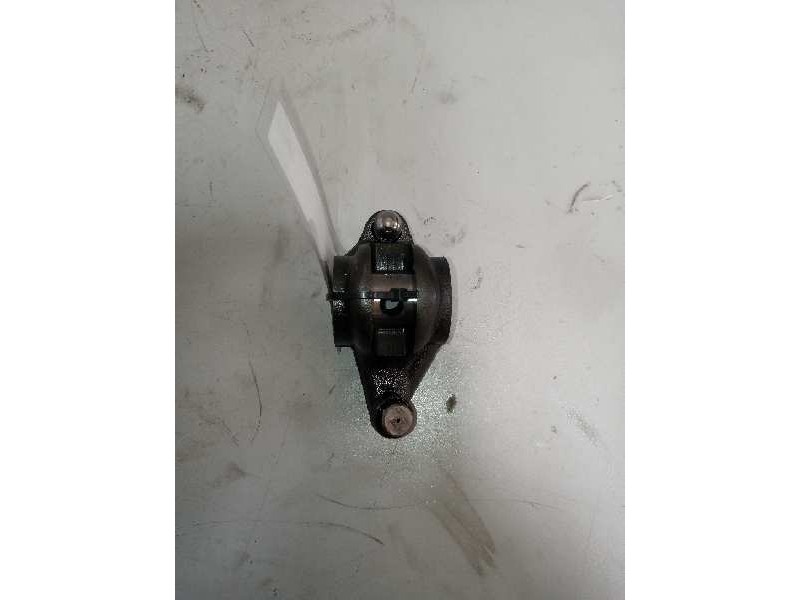 Recambio de balancin para iveco eurocargo 05.03  5.9 diesel referencia OEM IAM 4895067 489506700 BALANCIN ADMISION