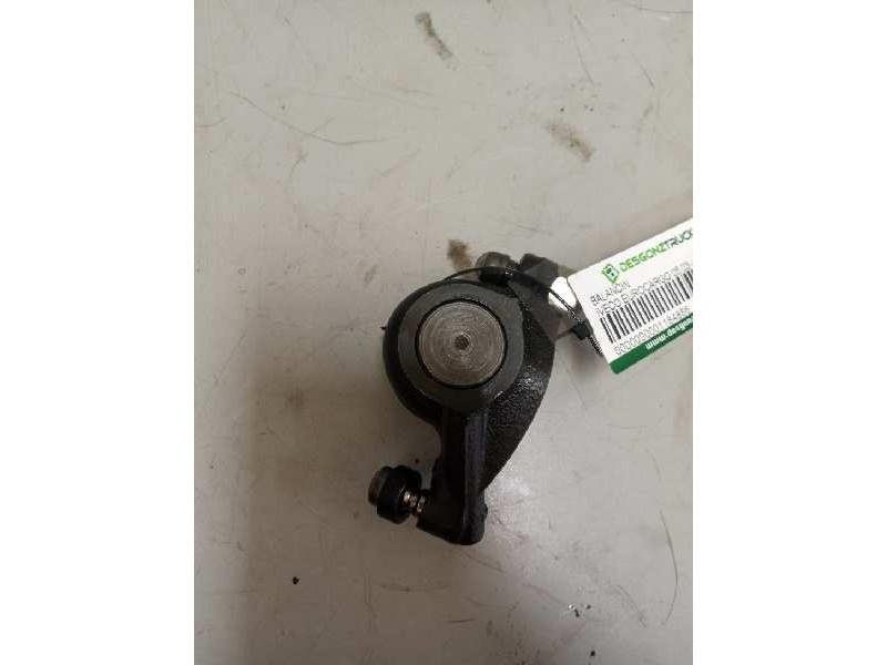 Recambio de balancin para iveco eurocargo 05.03  5.9 diesel referencia OEM IAM 4895067 489506700 BALANCIN ADMISION