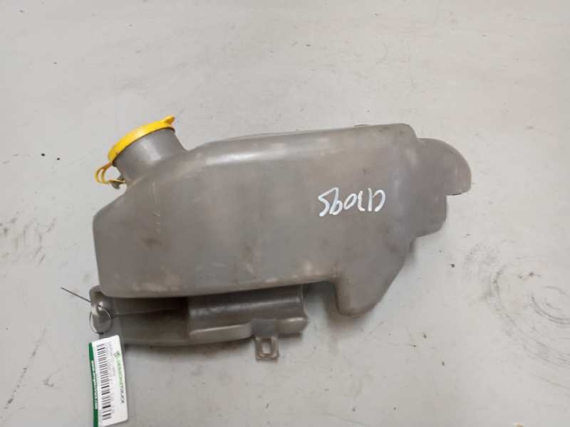 Recambio de deposito limpia para nissan cabstar e referencia OEM IAM 28902F3900  