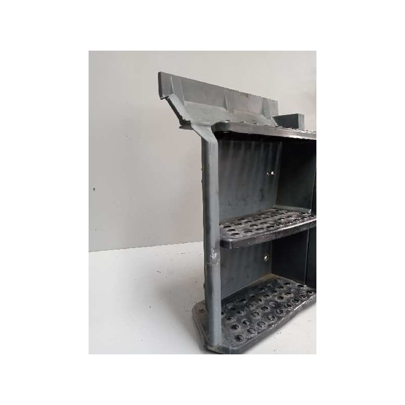 Recambio de peldaño izquierdo para man m 2000 l/m 2000 m 14.xxx e2 6.9 diesel referencia OEM IAM 85612100032  
