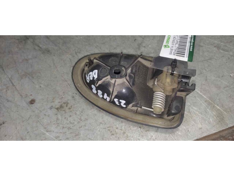 Recambio de maneta interior delantera derecha para renault trafic combi (ab 4.01) referencia OEM IAM   