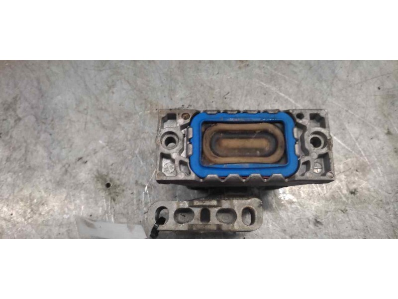Recambio de soporte motor derecho para seat leon (1p1) comfort limited referencia OEM IAM 1K0199262EA  