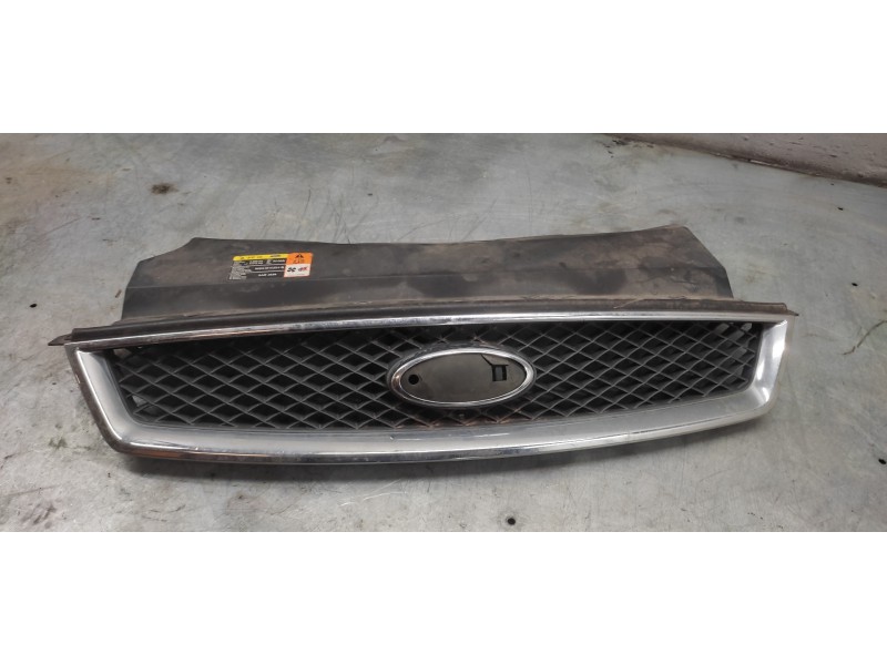Recambio de rejilla delantera central para ford focus berlina (cap) 1.6 cat referencia OEM IAM   