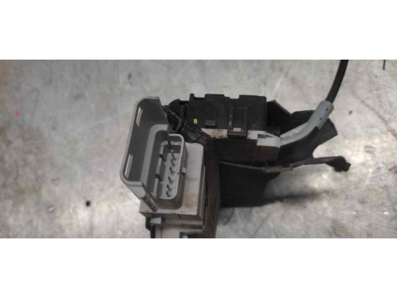 Recambio de cerradura puerta trasera derecha para citroen c4 berlina cool referencia OEM IAM 9686733780 6 PINS 