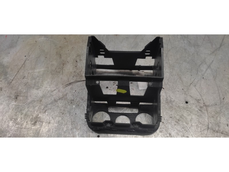 Recambio de guarnecido radio para volkswagen golf v berlina (1k1) 2.0 tdi referencia OEM IAM 1K0858071  
