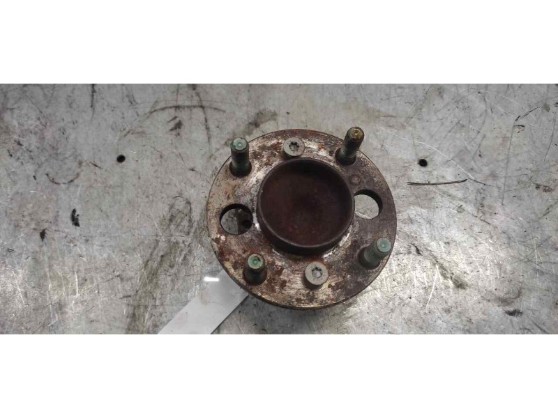 Recambio de buje trasero derecho para ford fiesta (cb1) ambiente referencia OEM IAM   