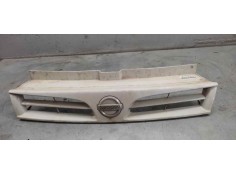 Recambio de rejilla delantera central para nissan primastar (x83) 1.9 dci diesel cat referencia OEM IAM   