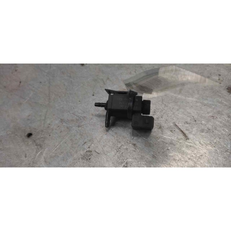 Recambio de valvula aire adicional para bmw serie 5 berlina (e60) 520d referencia OEM IAM 70231800 7810831 2 PINS
