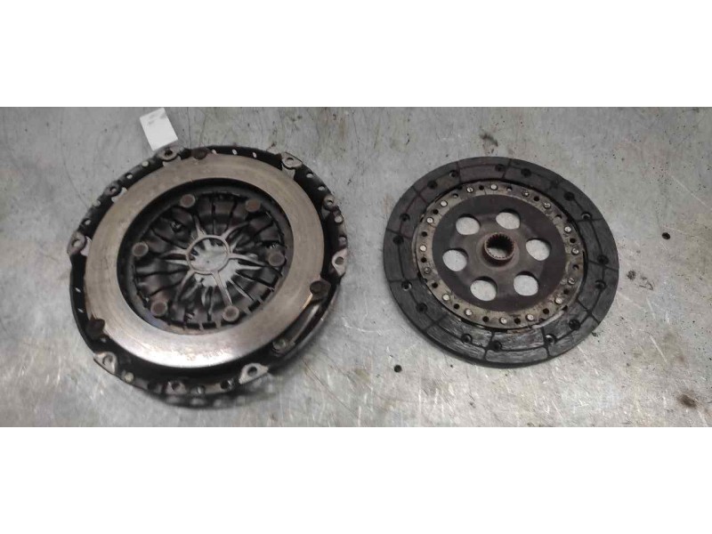 Recambio de kit embrague para ford focus berlina (cak) trend referencia OEM IAM   