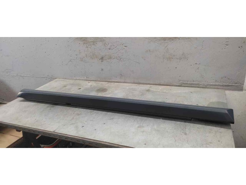 Recambio de estribo izquierdo para mercedes clase glk (w204) glk 2.1 cdi cat referencia OEM IAM A2046981554  