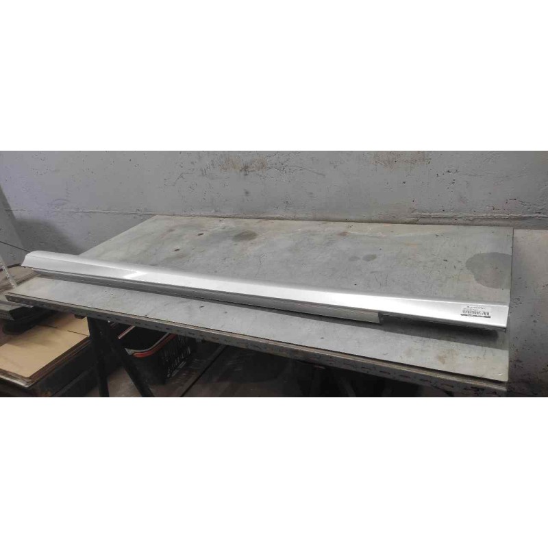 Recambio de estribo izquierdo para mercedes clase e (w211) berlina 2.2 cdi cat referencia OEM IAM A2116900340  