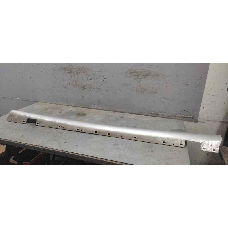 Recambio de estribo izquierdo para mercedes clase e (w211) berlina 2.2 cdi cat referencia OEM IAM A2116900340  