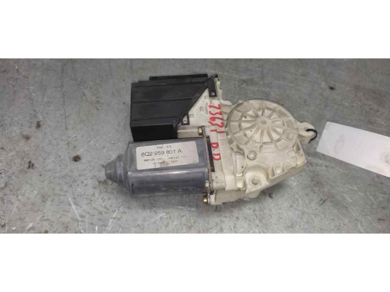 Recambio de motor elevalunas delantero derecho para seat ibiza (6l1) cool referencia OEM IAM 6Q2959801A 104383101 