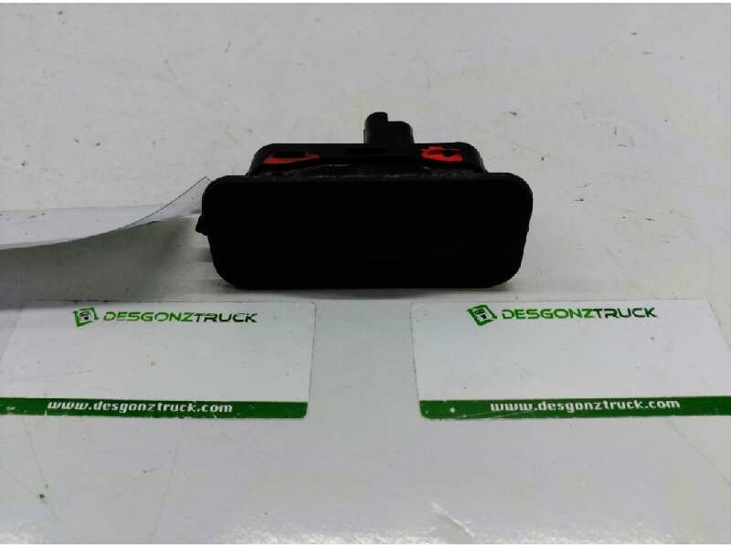 Recambio de boton apertura maleteroporton para renault megane ii berlina 5p dynamique referencia OEM IAM 8200076256  