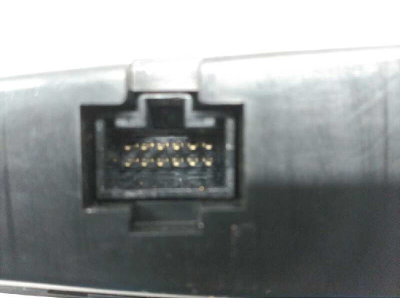 Recambio de botonera para hyundai coupe (gk) 2.0 fx full referencia OEM IAM 93570-27000  