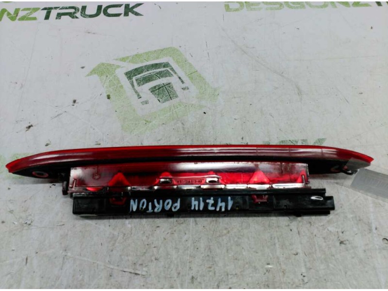 Recambio de luz central de freno para ford focus turnier (cak) ambiente referencia OEM IAM 1M5113A613AA  