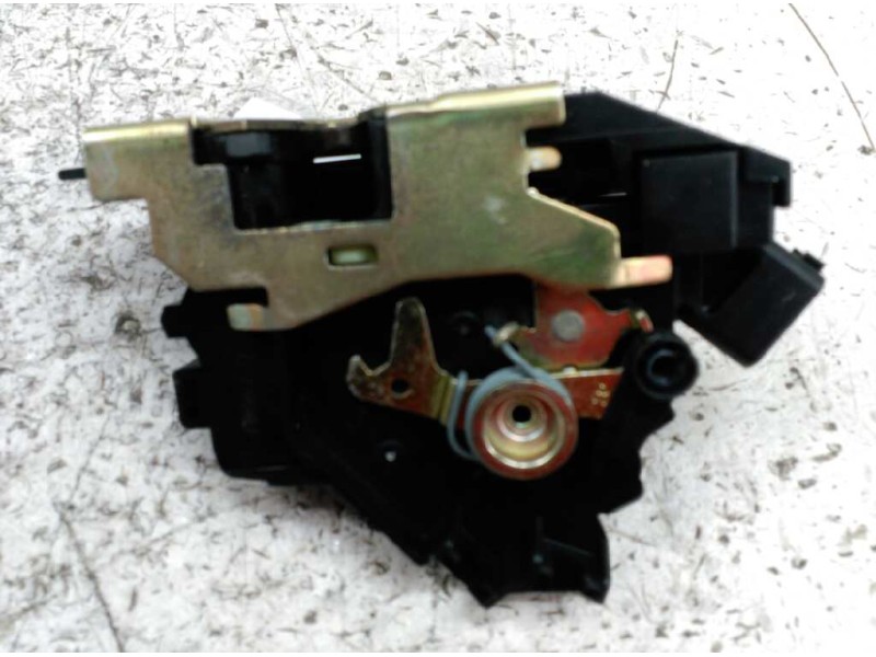 Recambio de cerradura puerta trasera derecha para ford focus berlina (cak) ambiente referencia OEM IAM   