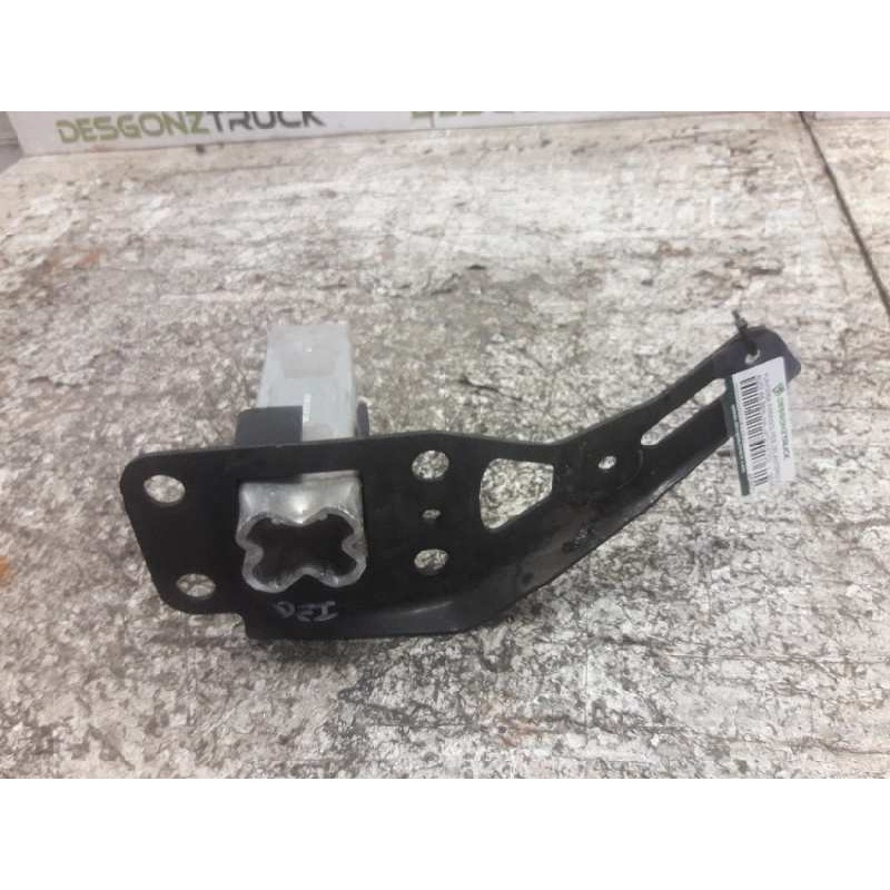 Recambio de puntera paragolpes delantero izquierda para audi a6 berlina (4f2) 2.0 tdi referencia OEM IAM 4F0807133 4F0805499 