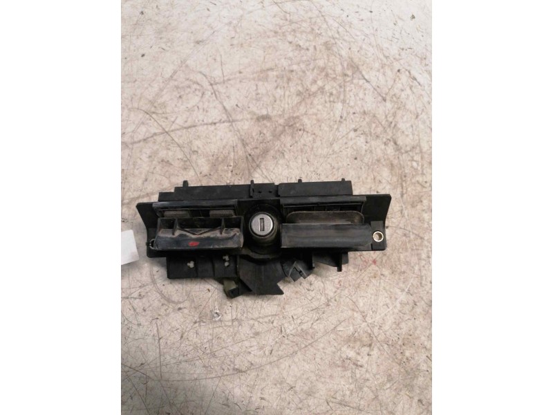 Recambio de maneta exterior porton para audi a3 (8l) referencia OEM IAM 8D9827565CD  