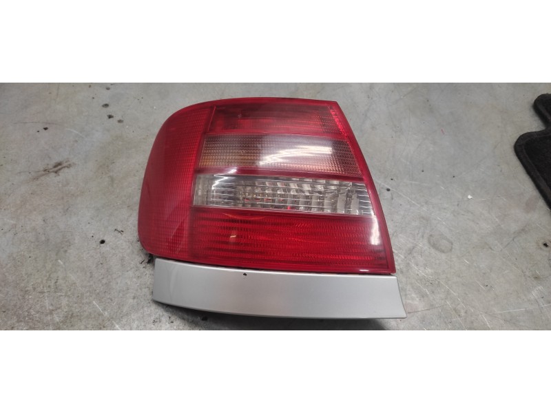 Recambio de piloto trasero izquierdo para audi a4 berlina (b5) 1.9 tdi referencia OEM IAM   