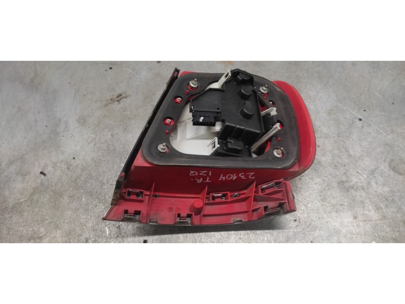Recambio de piloto trasero izquierdo para audi a4 berlina (b5) 1.9 tdi referencia OEM IAM   