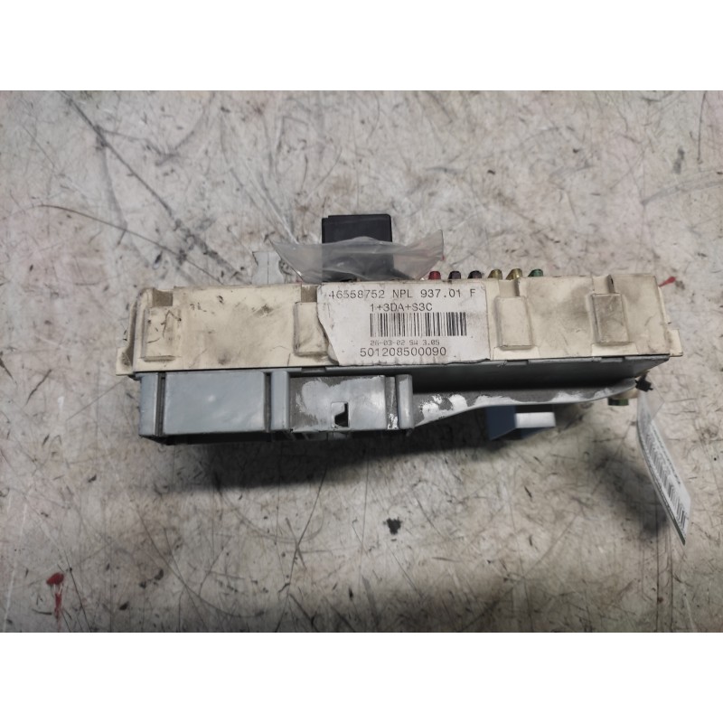 Recambio de caja reles / fusibles para alfa romeo 147 (190) 1.9 jtd cat referencia OEM IAM 46558758 46558752 