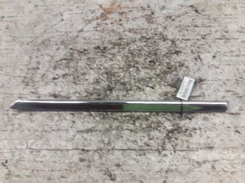 Recambio de molduras traseras para bmw serie 3 coupe (e46) 318 ci referencia OEM IAM 8208673  