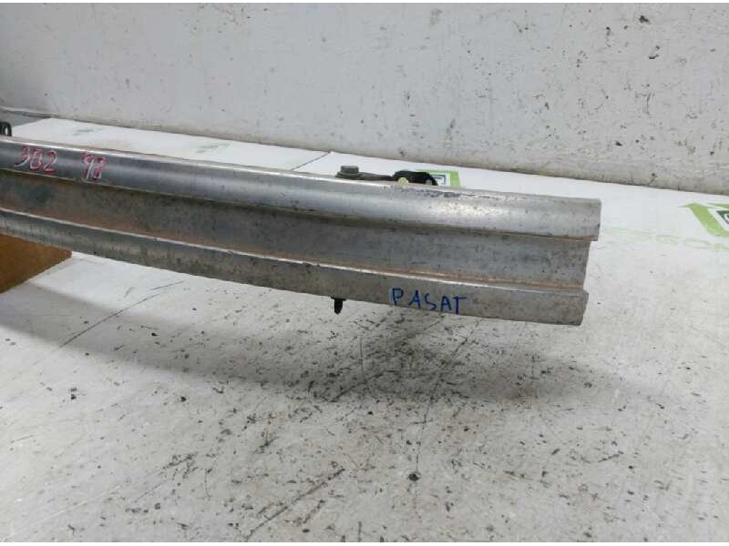 Recambio de refuerzo paragolpes delantero para volkswagen passat berlina (3b2) 1.9 tdi referencia OEM IAM 3B0807113  