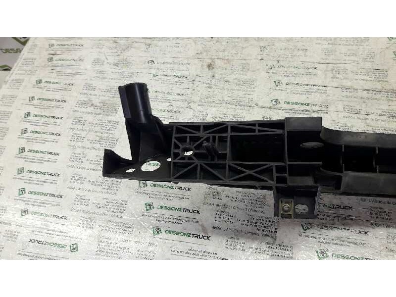 Recambio de refuerzo paragolpes trasero para peugeot 206 berlina e-music referencia OEM IAM 9628636380  