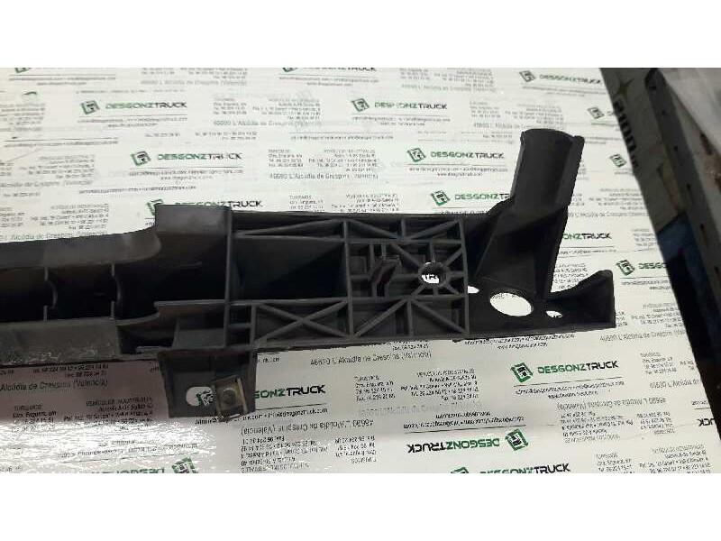 Recambio de refuerzo paragolpes trasero para peugeot 206 berlina xt referencia OEM IAM 9628636380 ES DE PLASTICO 