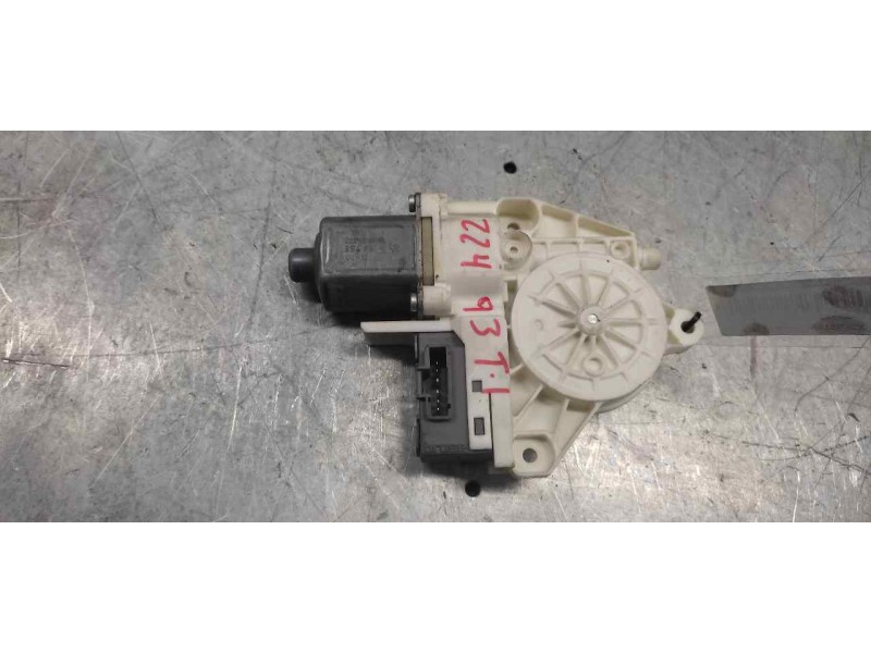 Recambio de motor elevalunas trasero izquierdo para peugeot 407 sw st sport referencia OEM IAM 0130822201  