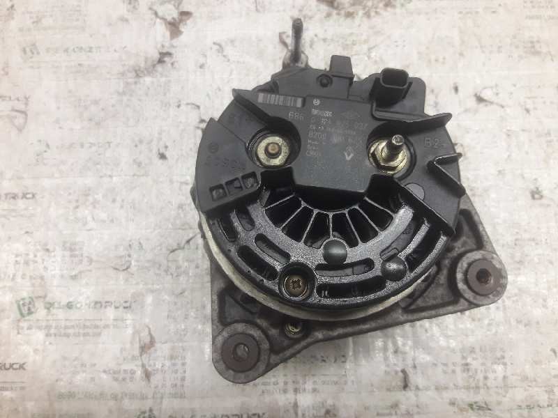 Recambio de alternador para renault clio iii confort dynamique referencia OEM IAM 8200390675 0124425037 F00M145204