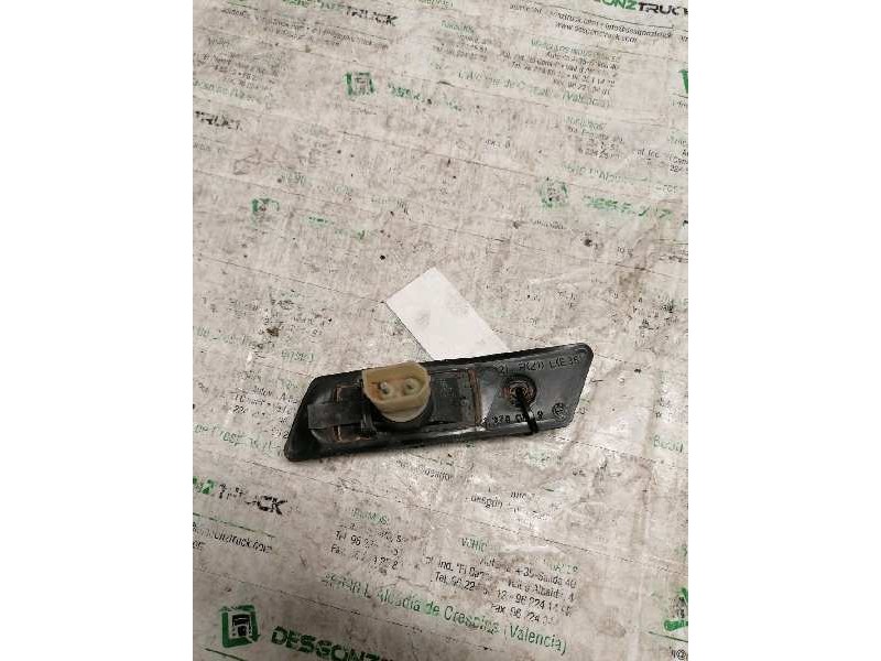 Recambio de piloto lateral izquierdo para bmw serie 3 berlina (e36) referencia OEM IAM 13780139  
