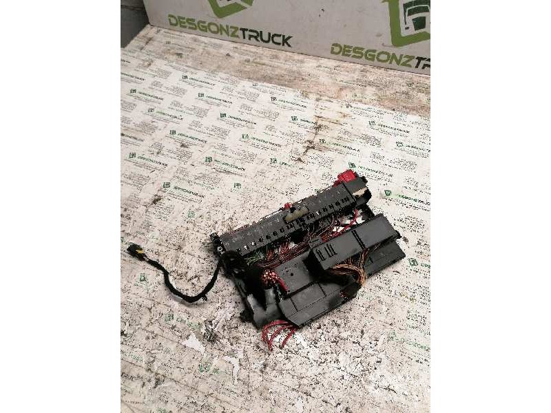 Recambio de caja reles / fusibles para bmw serie 3 compact (e46) 2.0 16v referencia OEM IAM 8364540  