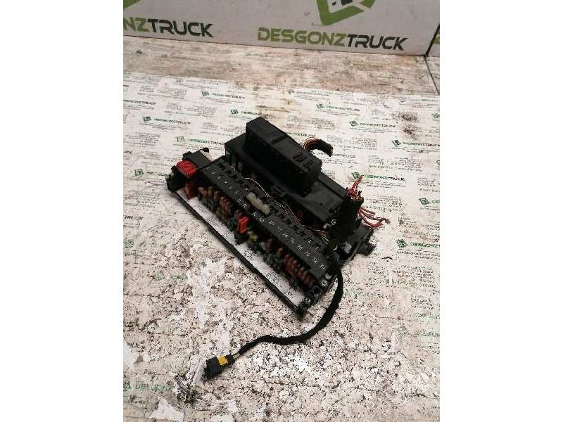 Recambio de caja reles / fusibles para bmw serie 3 compact (e46) 2.0 16v referencia OEM IAM 8364540  