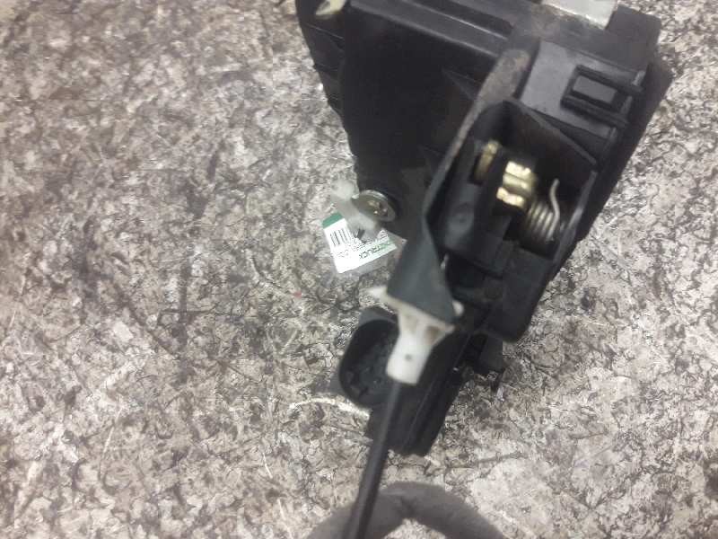 Recambio de cerradura puerta trasera izquierda para bmw serie 3 berlina (e46) 320d referencia OEM IAM  7 PINS 