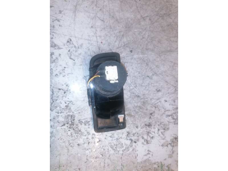 Recambio de faro antiniebla izquierdo para bmw serie 3 berlina (e36) 325i referencia OEM IAM   2 PINS