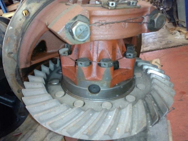 Recambio de grupo para nissan trucks l80.09 l80.14 referencia OEM IAM GD320 5000037781 RATIO= 34X9