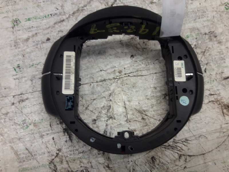 Recambio de mando volante para citroën c4 berlina 1.6 16v hdi referencia OEM IAM 96497900XT 62880009 