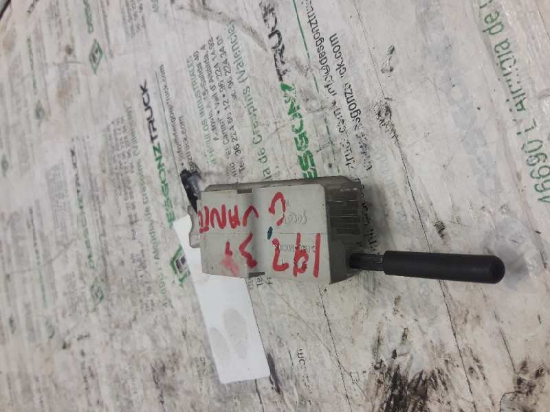 Recambio de luz interior para citroën c4 berlina 1.6 16v hdi referencia OEM IAM  GUANTERA 