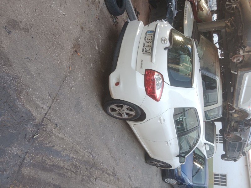 toyota auris del año 2011